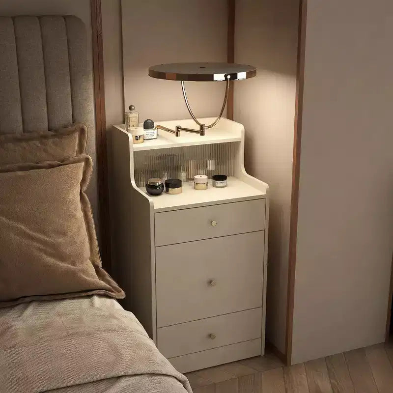 Okak 3-in-1-Schminktisch mit Spiegel, platzsparendes Schminktisch-Set mit Ladestation, kompakter Frisiertisch für das Schlafzimmer