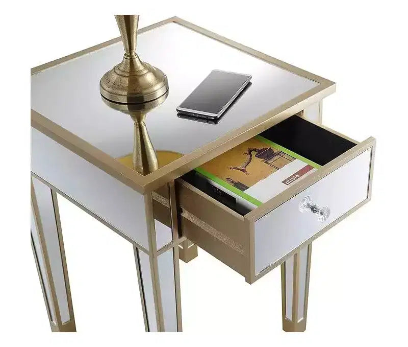 Tavolino finale a specchio con cassetto e pomello in finto cristallo, elegante tavolino d'accento con base in legno di abete