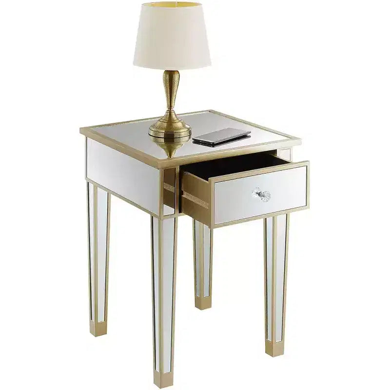 Tavolino finale a specchio con cassetto e pomello in finto cristallo, elegante tavolino d'accento con base in legno di abete