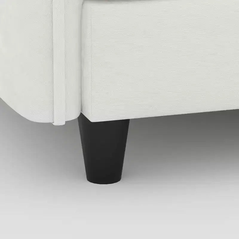 Divanetto moderno con braccioli sottili, morbidi cuscini e gambe in legno, per soggiorno o appartamento, bianco