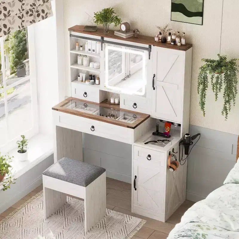 Escritorio tocador estilo granja Okak con espejo corredizo y superficie de vidrio, escritorio de maquillaje con taburete y almacenamiento, tocador vintage para sala de estar, blanco