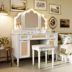 44.37-inch moderne make-uptafel met driedelige spiegel en verlichting, 5 laden en 2 kasten, laadstation met Type-C en open planken voor slaapkamer