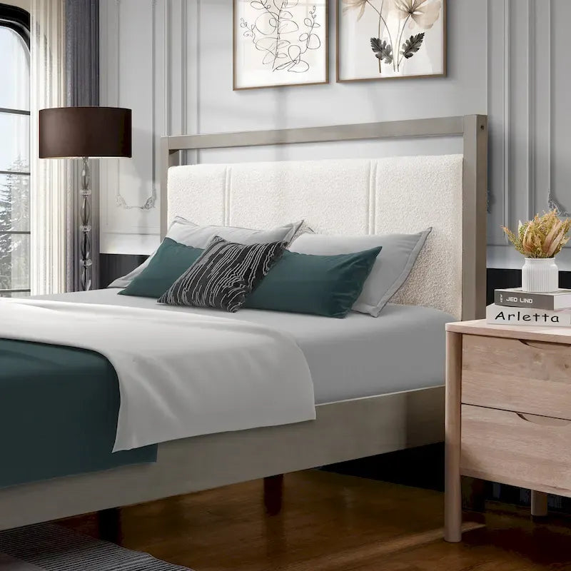 King-Size-Plattformbett mit Kopfteil aus elfenbeinfarbenem Bouclé-Stoff