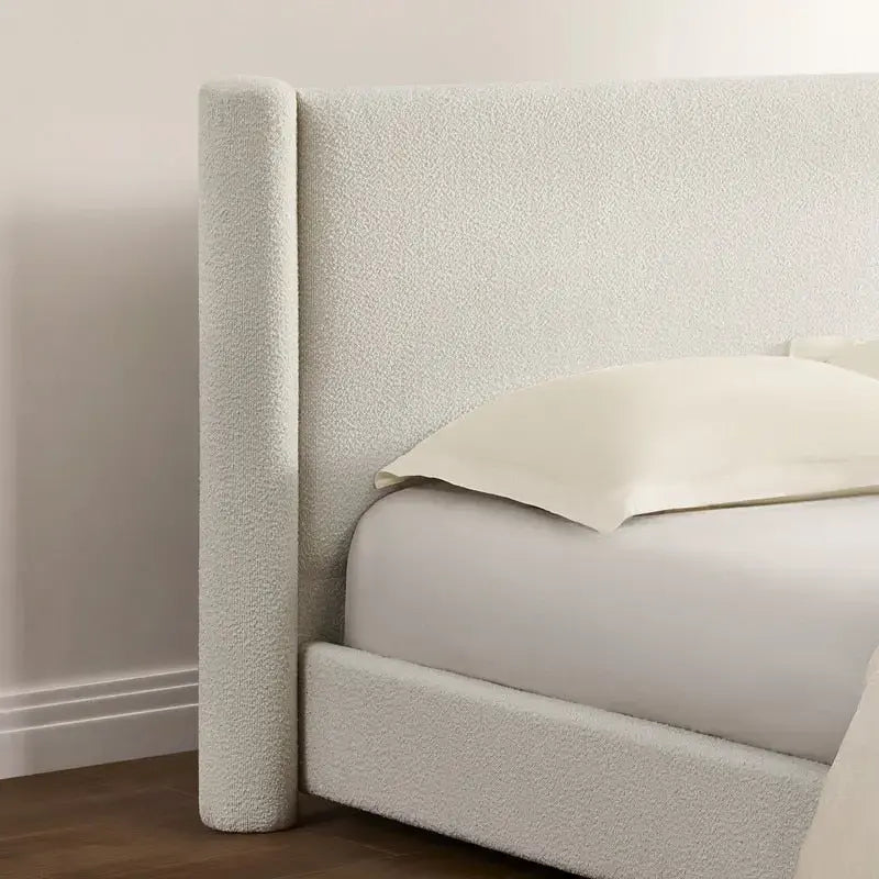 Struttura letto moderna a piattaforma completamente imbottita con testiera larga