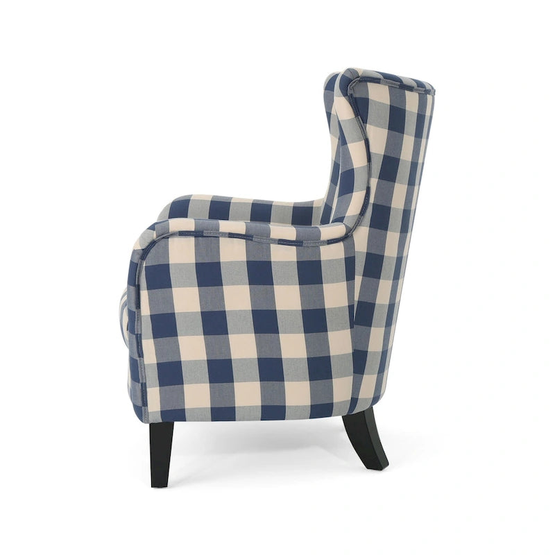 Moderne retrofauteuil van 30.25 met hoge rugleuning, bekleding en houten poten voor de woonkamer