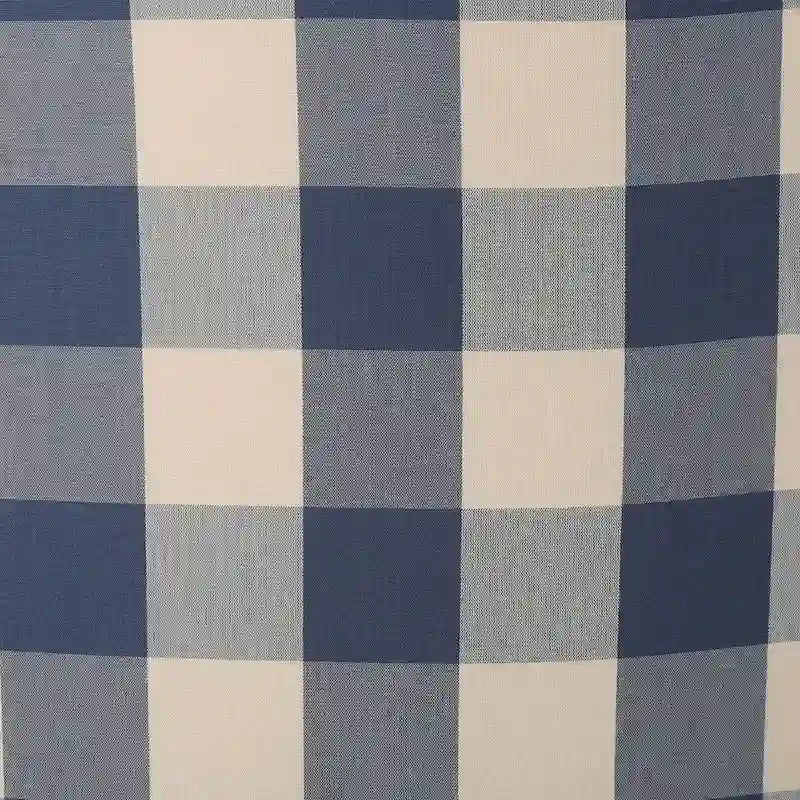 Moderne retrofauteuil van 30.25 met hoge rugleuning, bekleding en houten poten voor de woonkamer