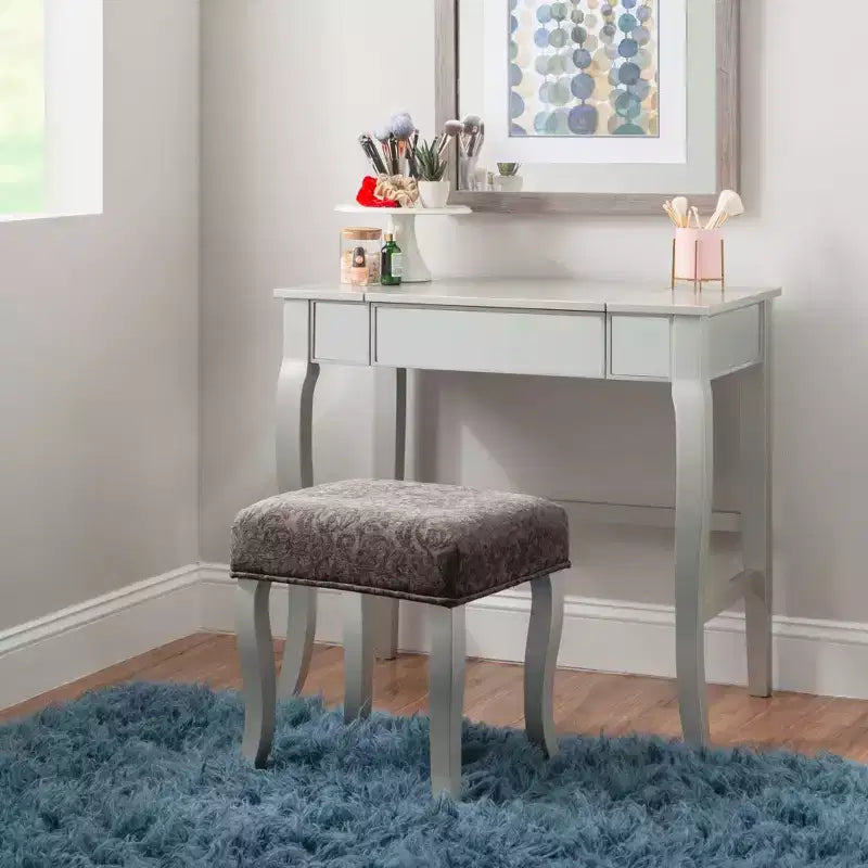 Harper Glam klappbarer Schminktisch aus Holz mit Spiegel und grauem gepolstertem Hocker, Spiegel und Silber – Linon