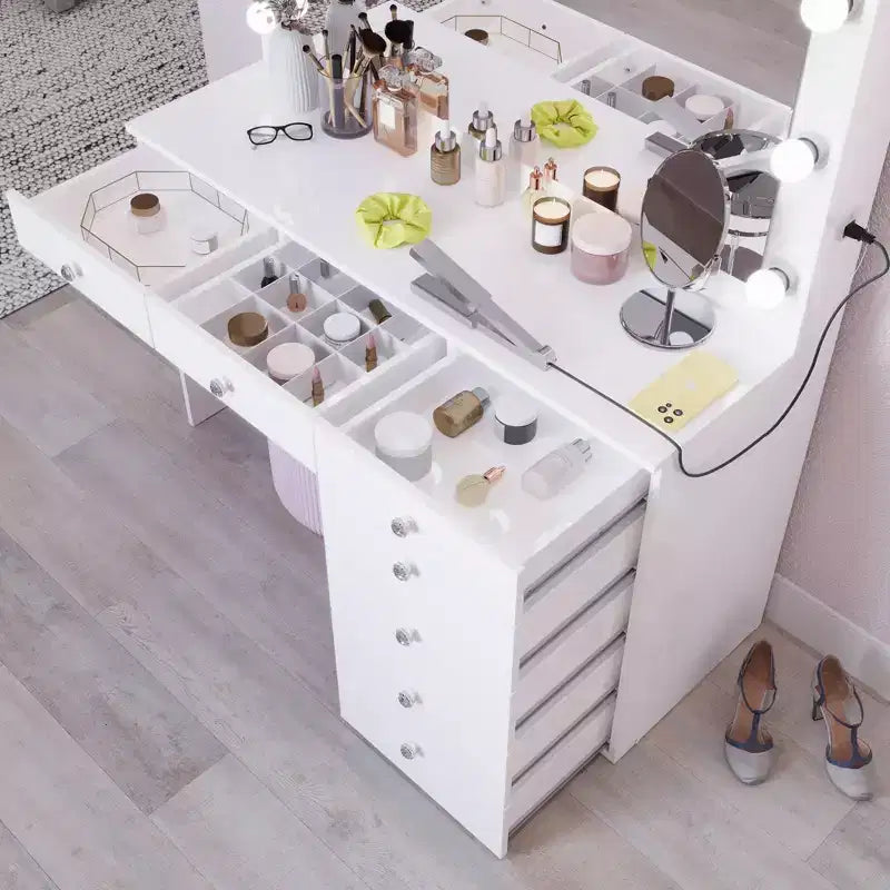 Nuit Lighted Makeup Vanity with Knobs - Boahaus