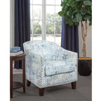 Poltrona decorativa Giles di Grafton Home con bordino di borchie