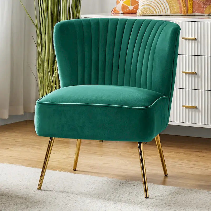 Poltroncina laterale moderna d’accento Monica 22W, imbottita e trapuntata, con gambe dorate, di HULALA HOME