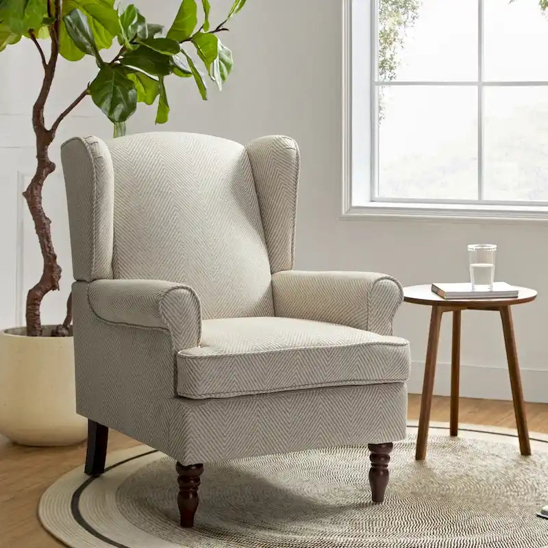 Sillón decorativo tradicional de tela Epimethis con respaldo alto y patas torneadas de HULALA HOME