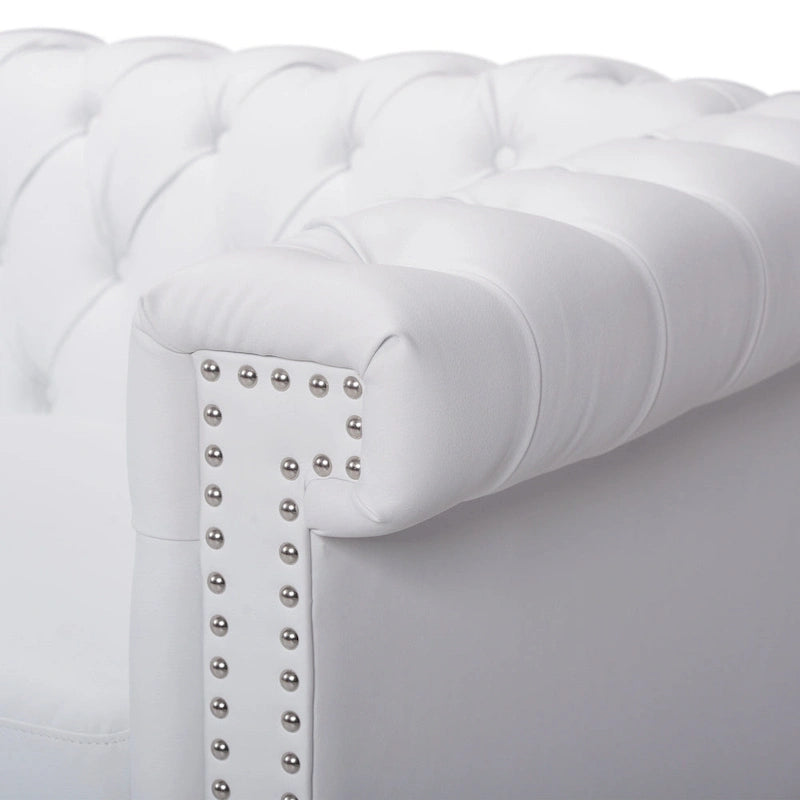 Trzyosobowa sofa Chesterfield z pikowaniem