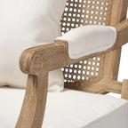 Clemence Franse provinciale fauteuil met stoffen bekleding en houten frame