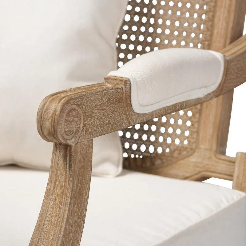 Clemence Franse provinciale fauteuil met stoffen bekleding en houten frame