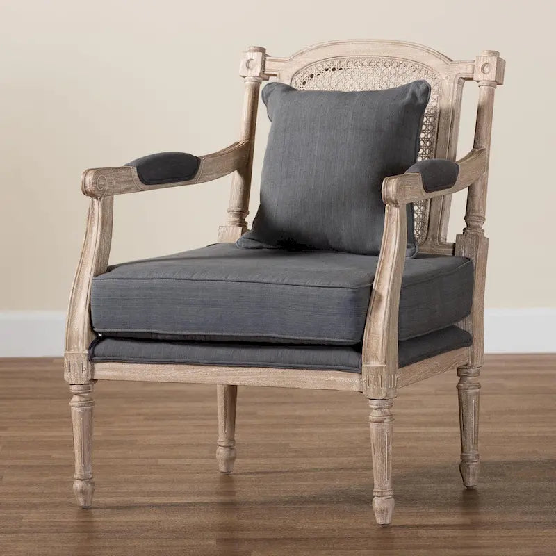 Clemence Franse provinciale fauteuil met stoffen bekleding en houten frame