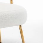 Poltrona moderna glamour d’accento SEYNAR, comoda, imbottita, con schienale aperto e gambe dorate, per toeletta
