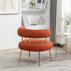 Poltrona moderna glamour d’accento SEYNAR, comoda, imbottita, con schienale aperto e gambe dorate, per toeletta