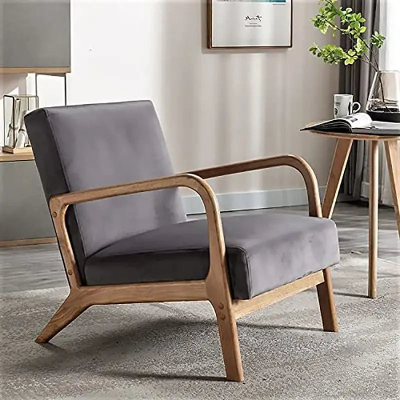 Sillón moderno de mediados de siglo Kreindy de terciopelo y madera