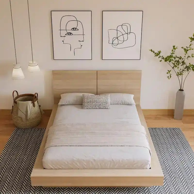 Plattformbett mit Kopfteil