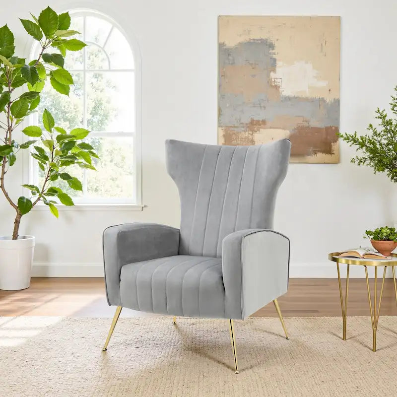 Sillón decorativo con respaldo alto de terciopelo a rayas y patas metálicas para la sala